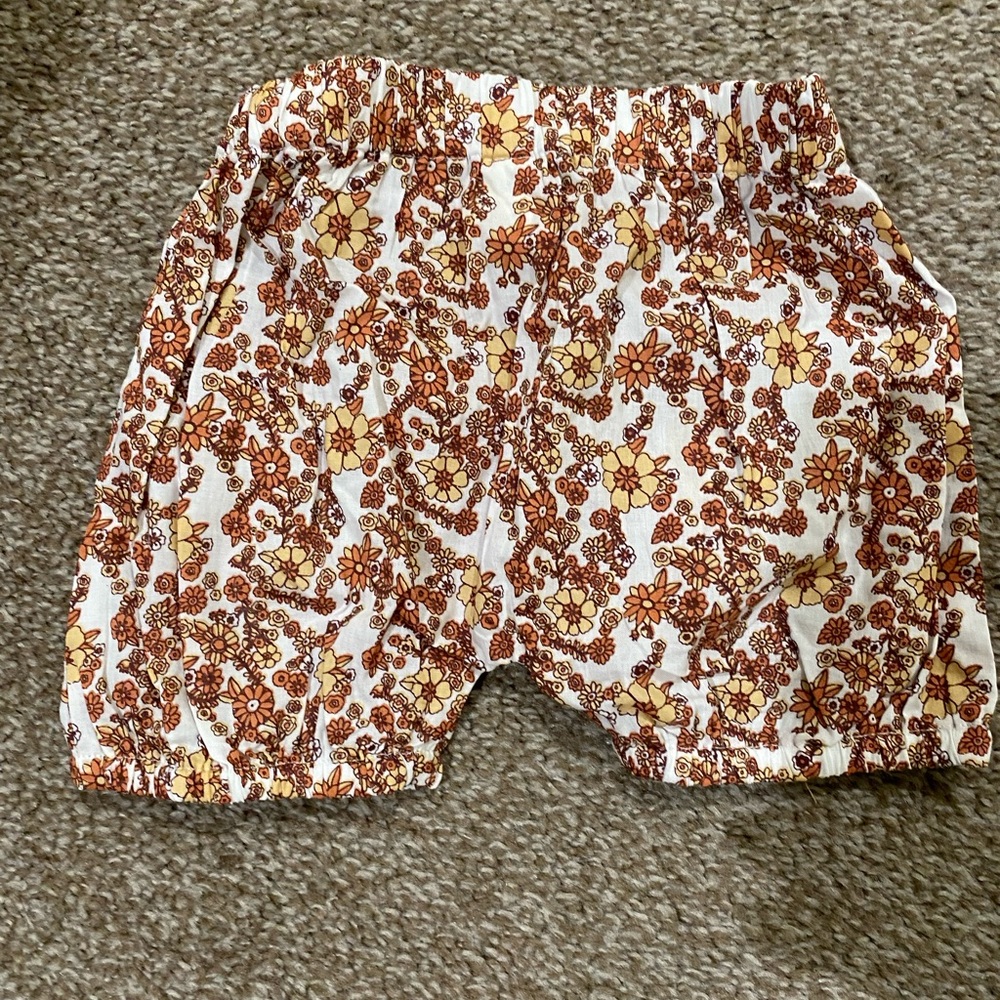 Kate Quinn girls shorts 3-6m